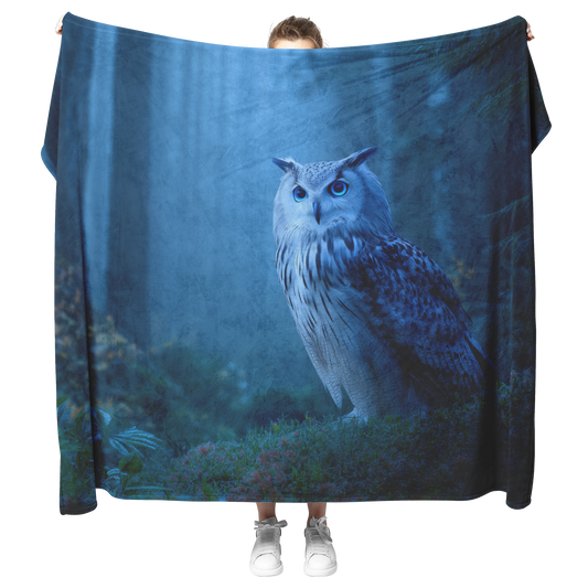 Moonlight_Owl_With_Blue_Eyes_And_Mystica_H_Blanket_Model_Mockup.png
